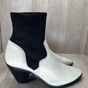 FRYE LILA Sock Short Ankle Boots Womens Size 7 Pull On Pointed Toe Off White